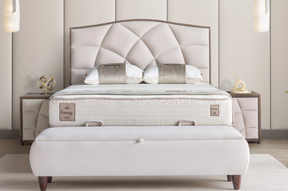 New Form Hocker