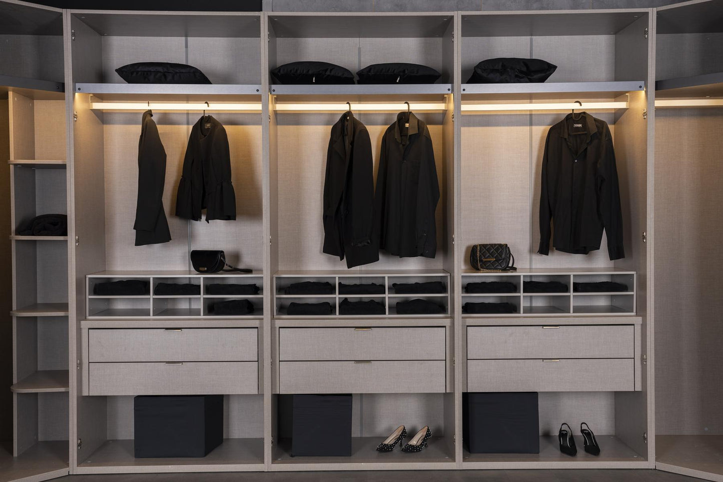 Wittori Puzzle Kleiderschrank